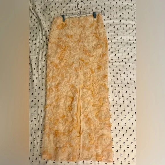 HELLO MOLLY HOTEL LOBBY MAXI SKIRT YELLOW SIZE 4 NWT - Picture 7 of 8